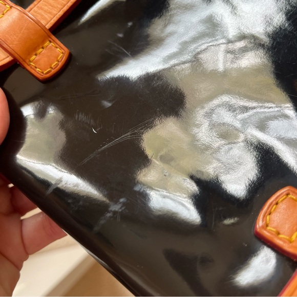 Vintage Dooney & Bourke black patent leather tote handbag - Picture 4 of 14